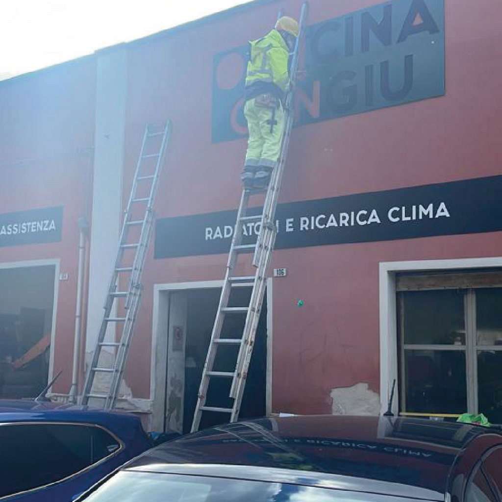 Officina Congiu Insegna con Lettere in Rilievo
