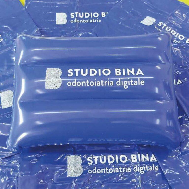 Realizzazione cuscini gonfiabili con logo Studio Bina, odontoiatra digitale