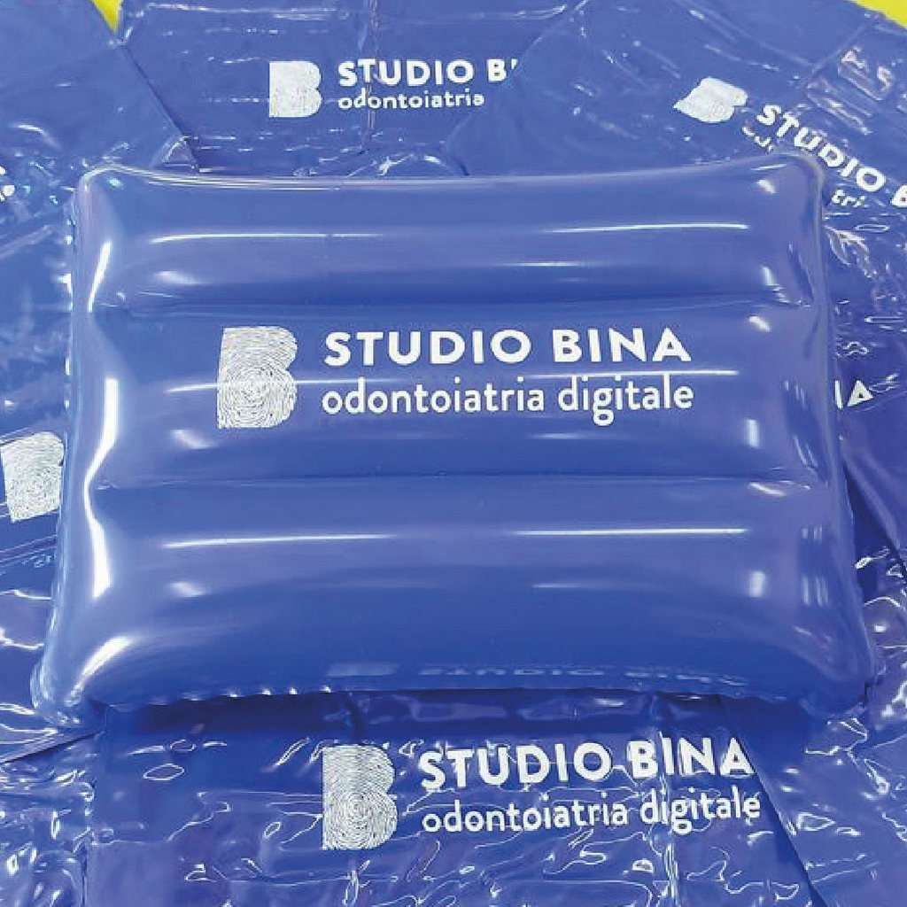 Realizzazione cuscini gonfiabili con logo Studio Bina, odontoiatra digitale
